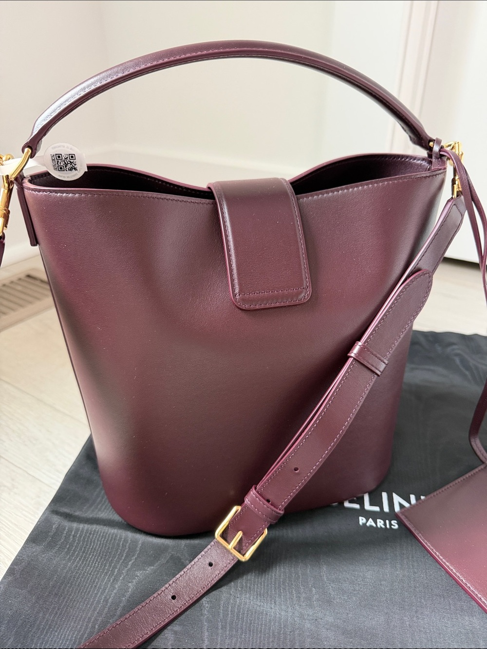 Brand New - Celine Medium Bucket Louise Bag in Burgundy - Picture 4 of 10
